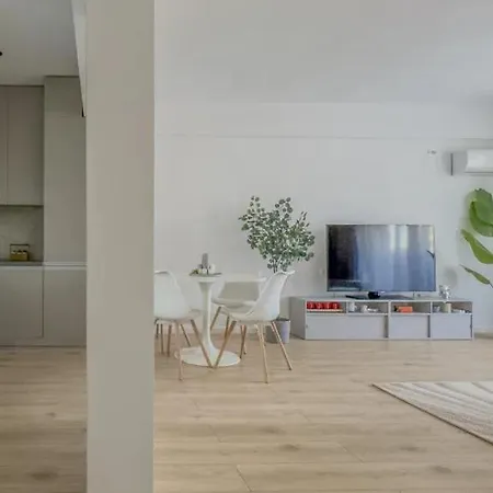 Lux Mamaia * Navodari